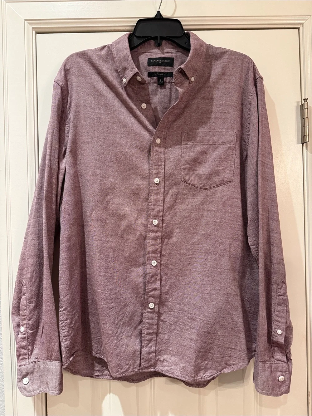 Banana Republic Men's Long-Sleeve Button-Down Shirt in Heathered Mauve